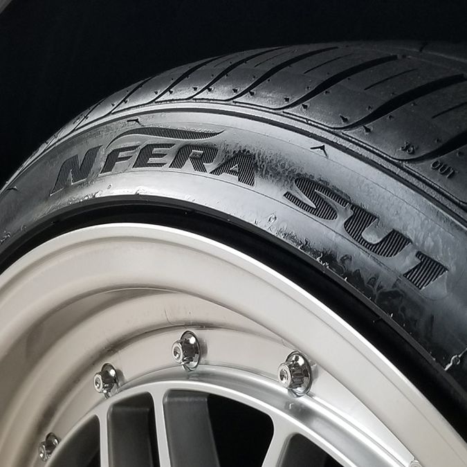 Duplicolor Tire Paint - Permanent Tire Shine